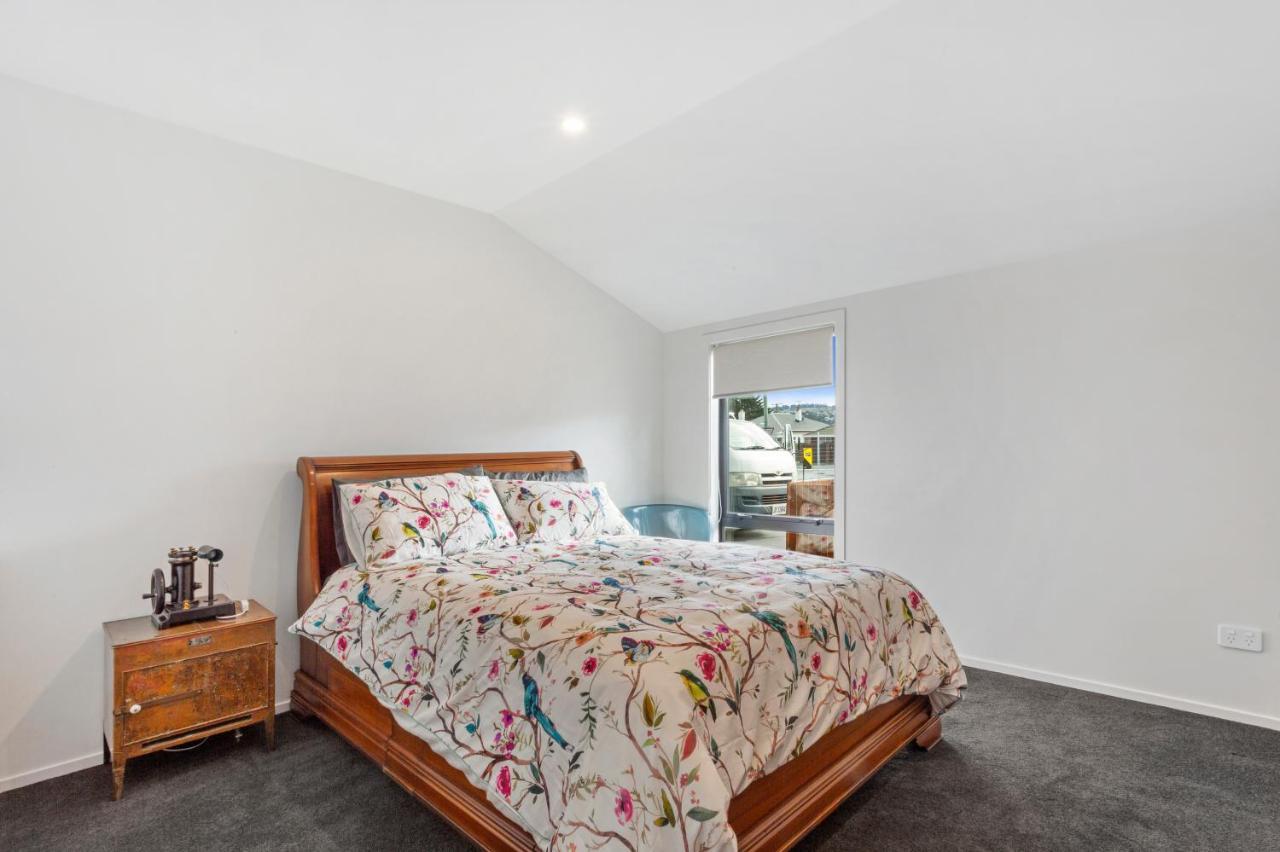 Modern Charm Dunedin Exterior photo