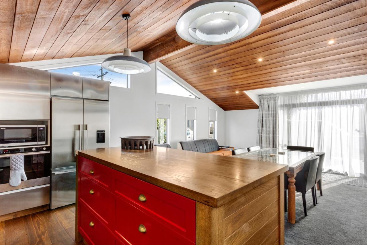 Modern Charm Dunedin Exterior photo