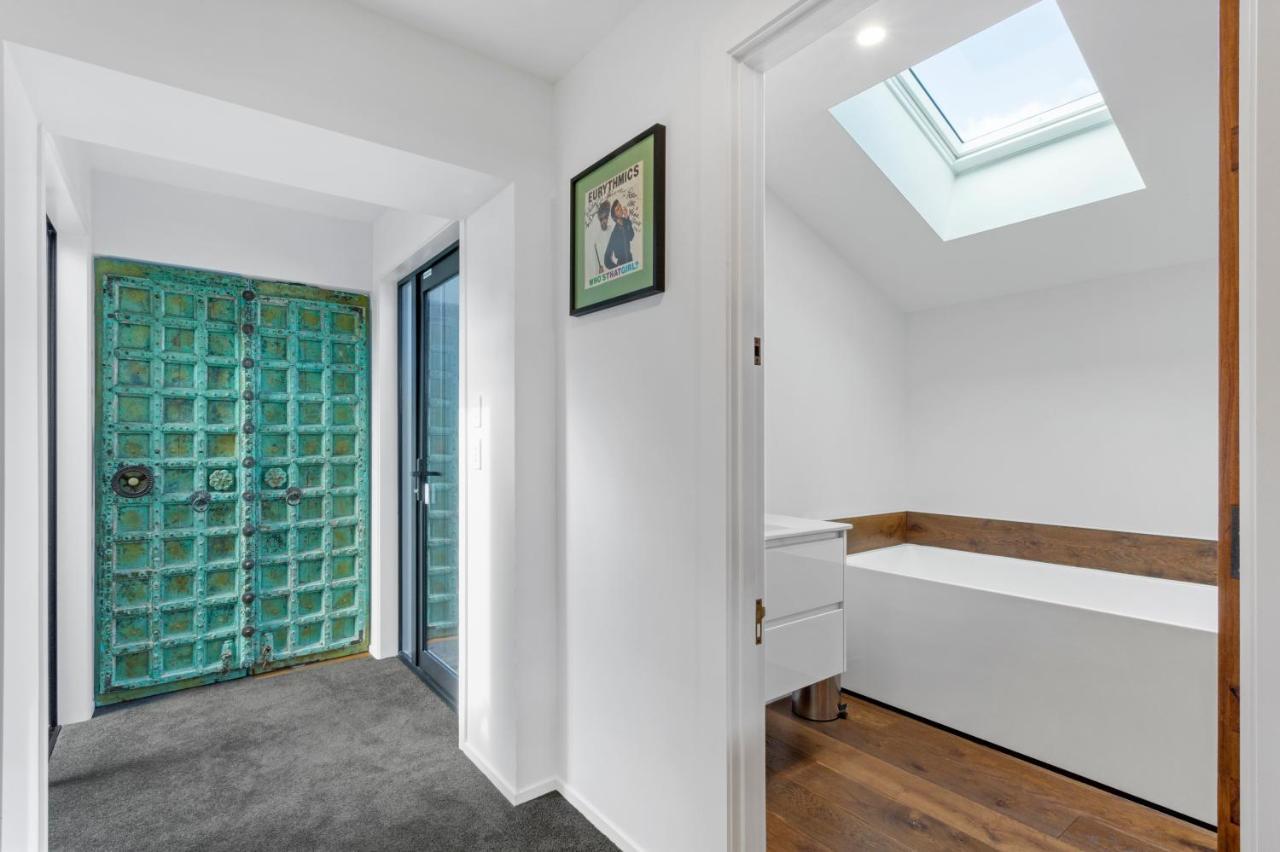 Modern Charm Dunedin Exterior photo