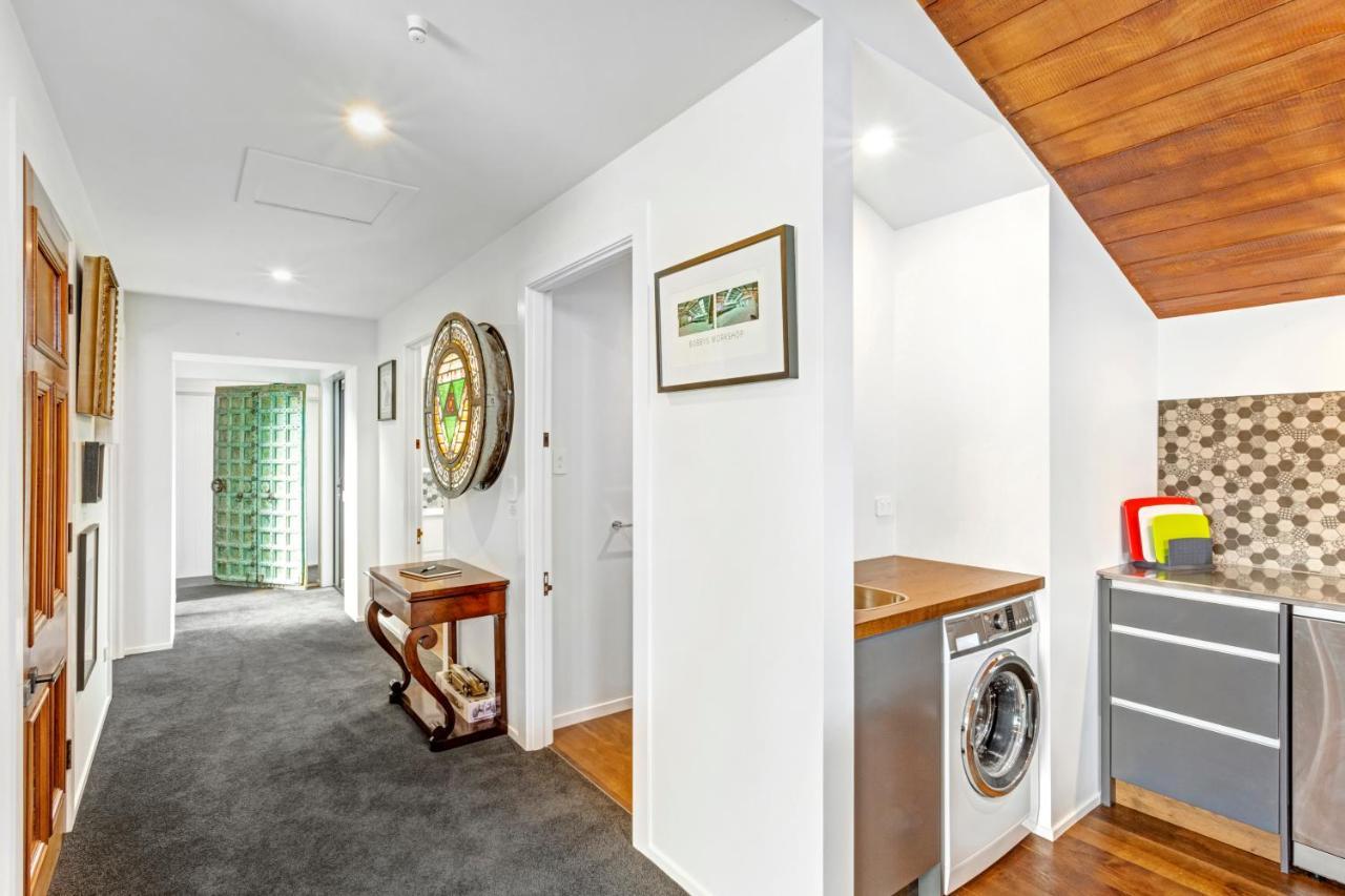 Modern Charm Dunedin Exterior photo